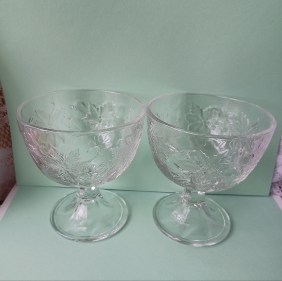 SET OF 4 PRINCESS HOUSE FANTASIA FOOTED DESSERT/SHERBET BOWLS POINSETTIA PATTERN - Picture 4 of 15